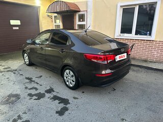 2015 Kia Rio III Рестайлинг, коричневый, 800000 рублей, вид 4