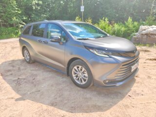 2021 Toyota Sienna IV, серый, 6500000 рублей, вид 4