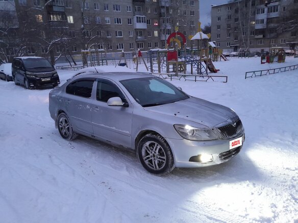 2011 Skoda Octavia II (A5) Рестайлинг, серый, 405000 рублей - вид 2