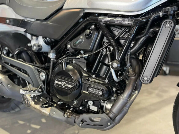 2023 Harley-Davidson X500, серебристый - вид 12