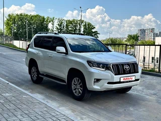 2019 Toyota Land Cruiser Prado 150 Series Рестайлинг 2, белый, 5850000 рублей, вид 5