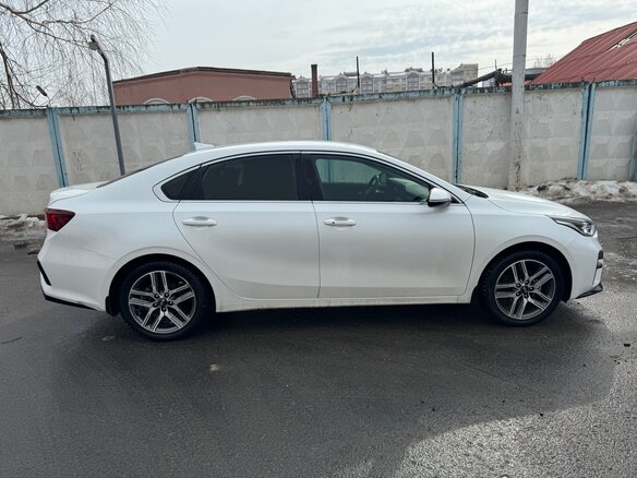 2019 Kia Cerato IV, белый, 1950000 рублей - вид 2
