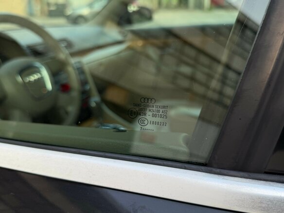 2007 Audi A4 III (B7), чёрный - вид 30
