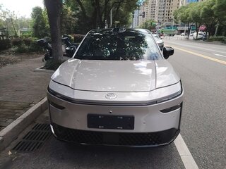 2025 Toyota bZ3X 58.3 kWh, серый, 2600600 рублей, вид 3