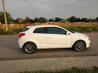 2011 Kia Ceed I Рестайлинг, белый, 850000 рублей, вид 2