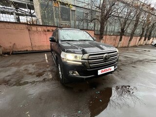 2020 Toyota Land Cruiser 200 Series Рестайлинг 2, чёрный, 8900000 рублей, вид 3