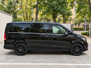 2023 Mercedes-Benz V-Класс Long 300 d длинный III (W447) Рестайлинг, чёрный, 9300000 рублей, вид 2