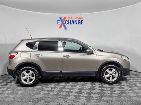 2013 Nissan Qashqai I Рестайлинг, коричневый, 770000 рублей, вид 4