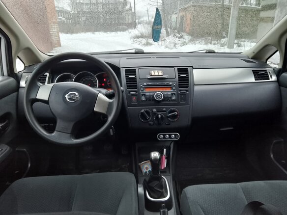 2013 Nissan Tiida I Рестайлинг, серебристый, 820000 рублей - вид 7