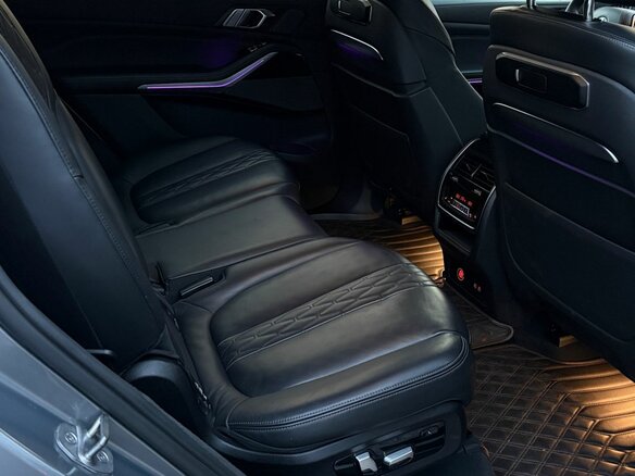 2022 BMW X7 40i I (G07) Рестайлинг, серый - вид 26