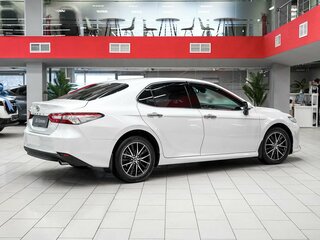 2020 Toyota Camry VIII (XV70), белый, 2250000 рублей, вид 2