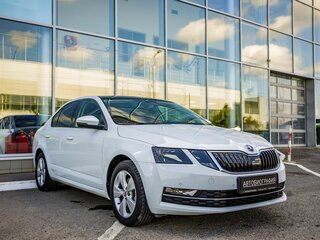 2018 Skoda Octavia III (A7) Рестайлинг, белый, 2050000 рублей, вид 1