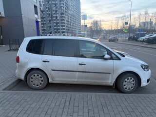 2012 Volkswagen Touran I Рестайлинг 2, белый, 850000 рублей, вид 2