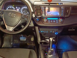 2018 Toyota RAV4 IV (XA40) Рестайлинг, белый, 2350000 рублей, вид 5
