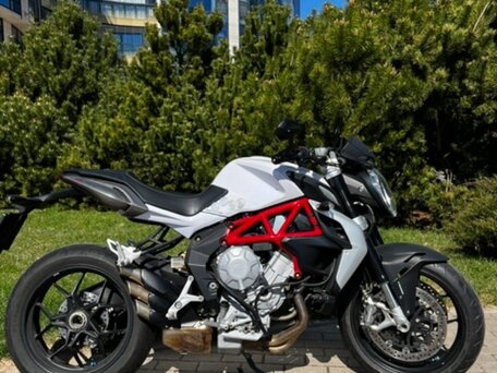 2015 MV Agusta Brutale 800, белый, 999900 рублей, вид 1