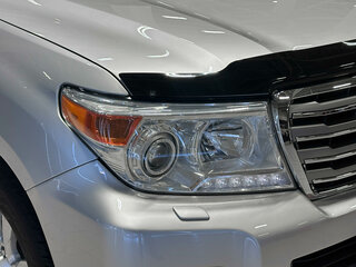 2014 Toyota Land Cruiser 200 Series Рестайлинг 1, серебристый, 3930000 рублей, вид 4