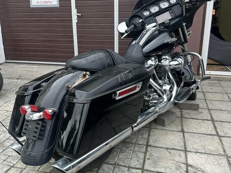 2018 Harley-Davidson CVO Street Glide, чёрный, 1426469 рублей, вид 4
