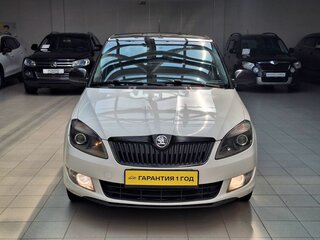 2013 Skoda Fabia II Рестайлинг, белый, 660000 рублей, вид 2