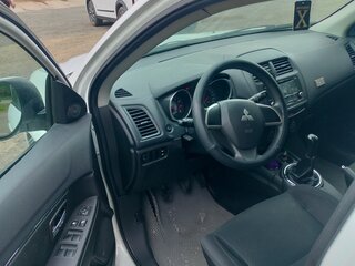 2014 Mitsubishi ASX I Рестайлинг, белый, 1130000 рублей, вид 5