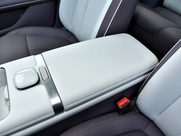 2026 Changan Qiyuan A06 28.39 kWh, серебристый, 2590000 рублей - вид 19