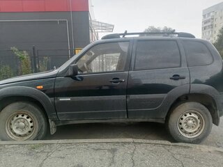 2011 Chevrolet Niva I Рестайлинг, чёрный, 465000 рублей, вид 3