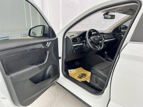2023 Skoda Kamiq GT I (China Market), белый, 2150000 рублей, вид 3