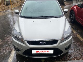 2010 Ford Focus II Рестайлинг, серебристый, 600000 рублей, вид 2