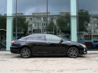 2017 Toyota Camry VII (XV50) Рестайлинг 2, чёрный, 2047000 рублей, вид 4