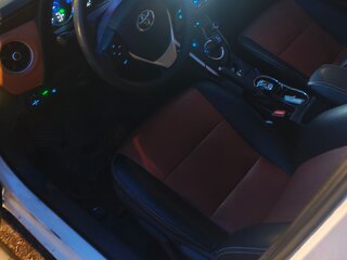 2019 Toyota Corolla XI (E160, E170, E180) Рестайлинг 1, белый, 2100000 рублей, вид 4