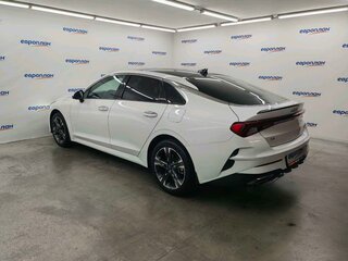 2022 Kia K5 III, белый, 3385000 рублей, вид 4