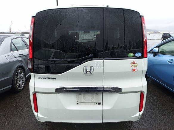 2017 Honda Stepwgn V Рестайлинг, серый, 1850000 рублей - вид 5