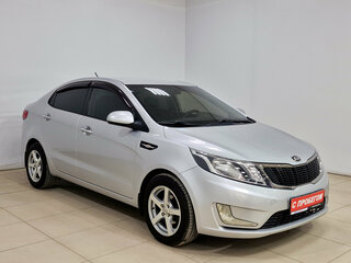 2014 Kia Rio III, серебристый, 950000 рублей, вид 3