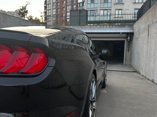 2019 Ford Mustang VI Рестайлинг, чёрный, 3390000 рублей, вид 4
