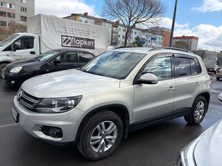 2015 Volkswagen Tiguan I Рестайлинг, золотистый, 2080000 рублей, вид 1