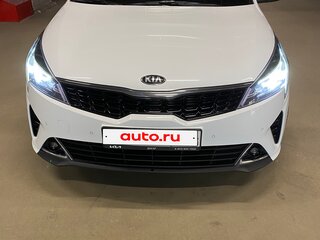 2021 Kia Rio IV Рестайлинг, белый, 1750000 рублей, вид 2