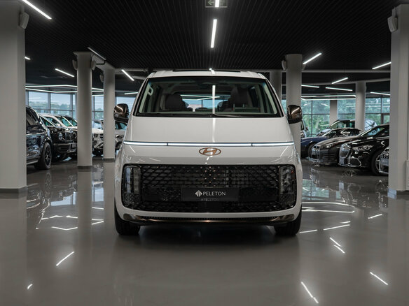 2025 Hyundai Staria I, белый - вид 2