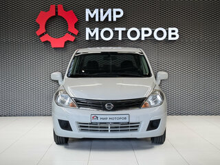 2013 Nissan Tiida I Рестайлинг, белый, 810000 рублей, вид 2