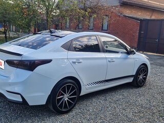 2018 Hyundai Solaris II, белый, 1390000 рублей, вид 4