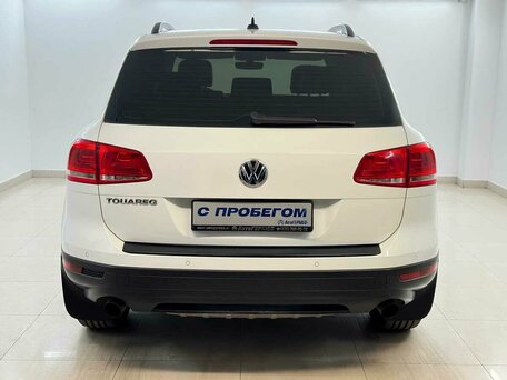 2016 Volkswagen Touareg II Рестайлинг, белый, 2440000 рублей, вид 3