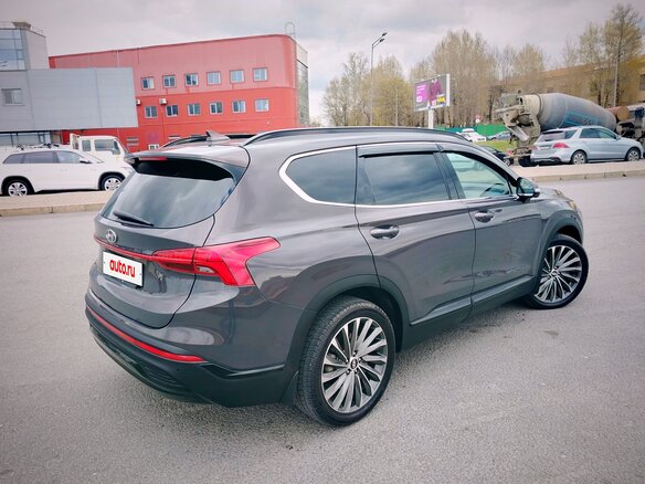 2021 Hyundai Santa Fe IV Рестайлинг, коричневый, 3210000 рублей - вид 2