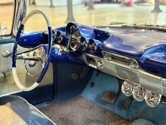 1960 Chevrolet Impala II, синий, 7800000 рублей - вид 12