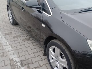 2011 Opel Astra J, чёрный, 599000 рублей, вид 3