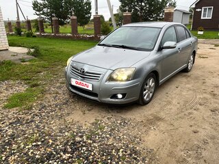 2007 Toyota Avensis II Рестайлинг, серебристый, 700000 рублей, вид 1