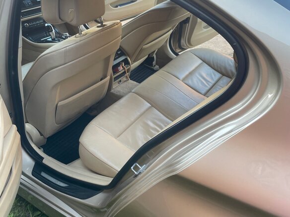 2011 BMW 5 серии 523i VI (F10/F11/F07), бежевый, 1200000 рублей - вид 7