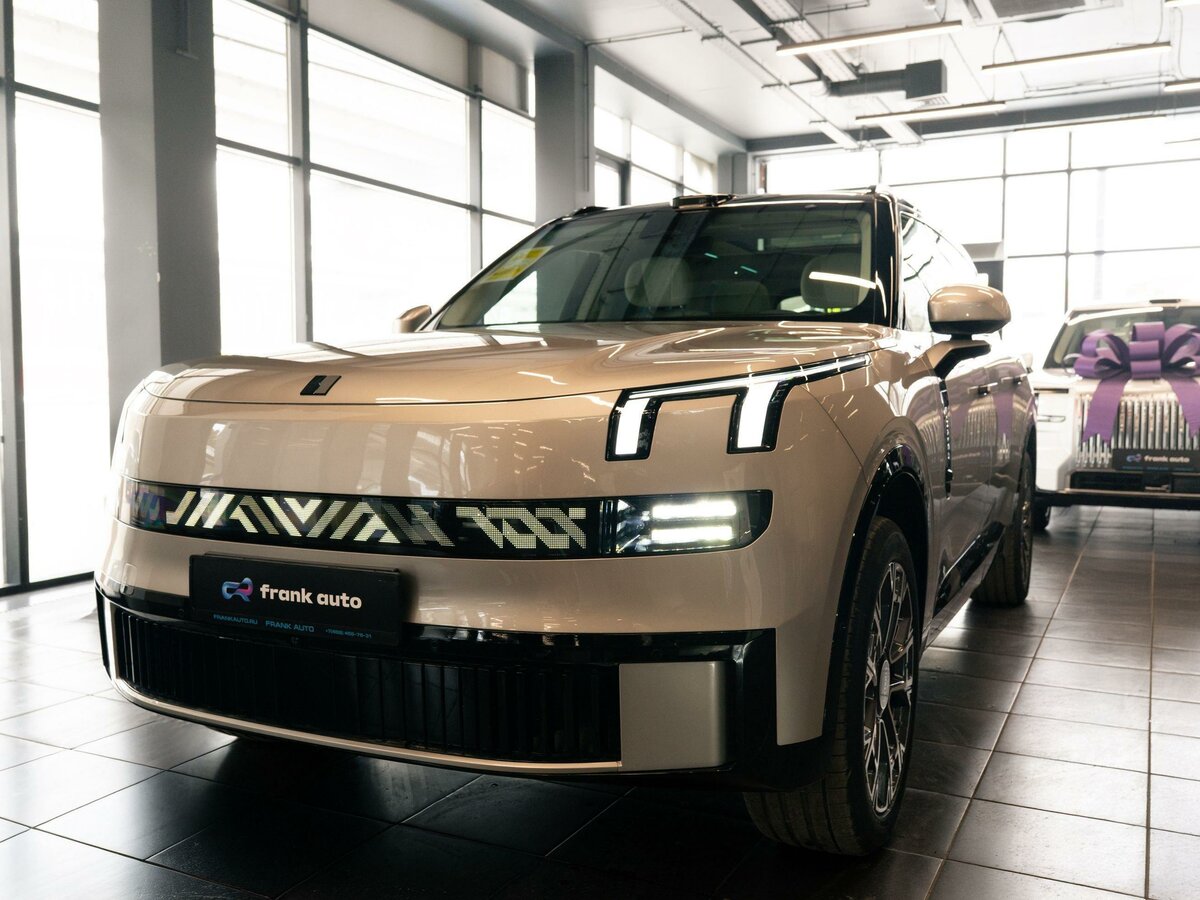 Открыть фотографии: Lynk & Co 900