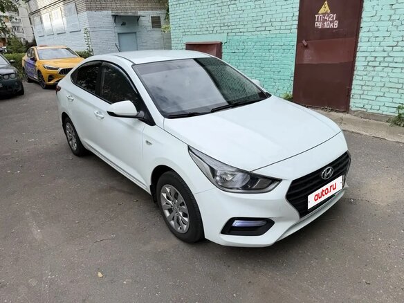 2017 Hyundai Solaris II, белый - вид 3