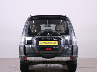 2017 Mitsubishi Pajero IV Рестайлинг 2, серый, 2899000 рублей, вид 5