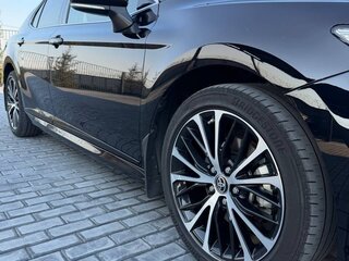 2020 Toyota Camry VIII (XV70), чёрный, 3240000 рублей, вид 5
