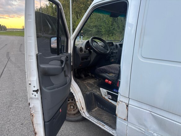 2000 Mercedes-Benz Sprinter, белый, 360000 рублей