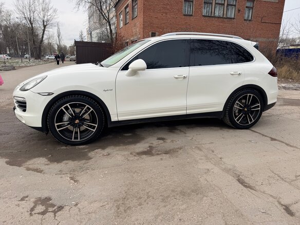 2010 Porsche Cayenne S Hybrid II (958), белый, 2000000 рублей - вид 7